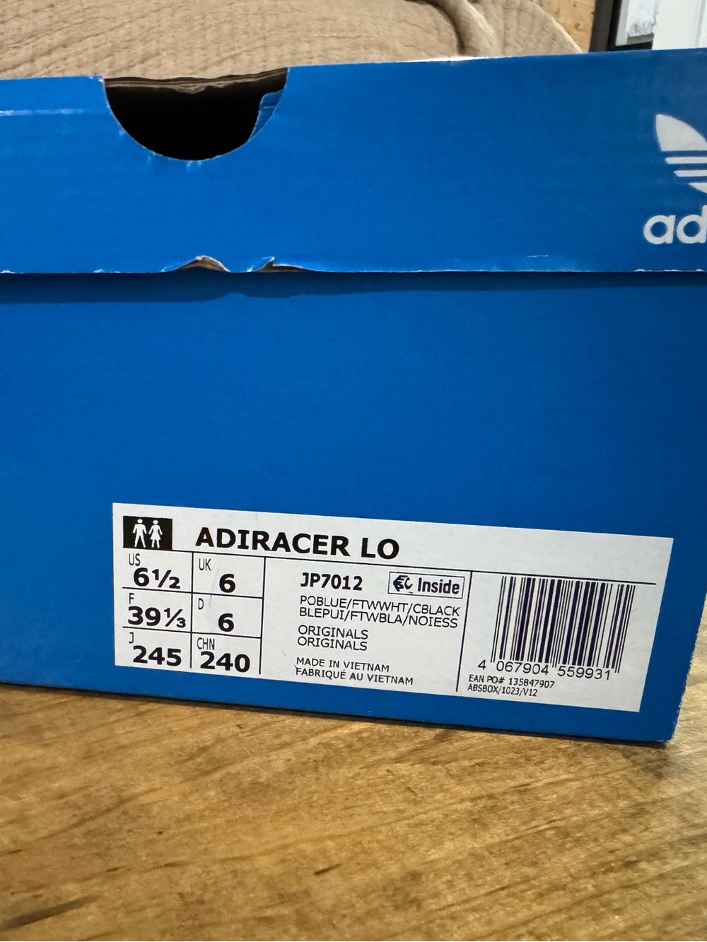 Adidas - Picture 4 of 5